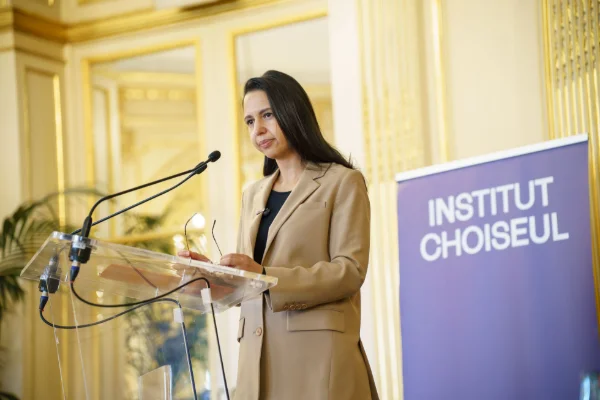 web_2026_05_07_MOM_Ministre_pupitre_14.JPG